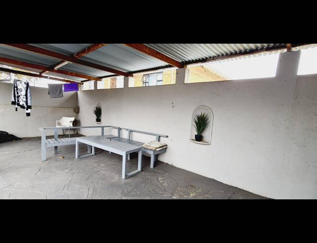 4 BEDROOM HOUSE FOR SALE IN LINMEYER